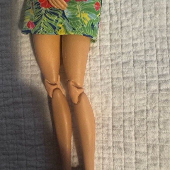 Barbie Made to Move Doll with Flexible Joints & Blonde Hair Blue Eyes W/ Outfit - Picture 6 of 12